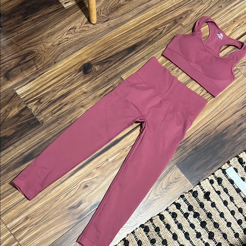 NWOT Women's Pink mauve Activewear Set